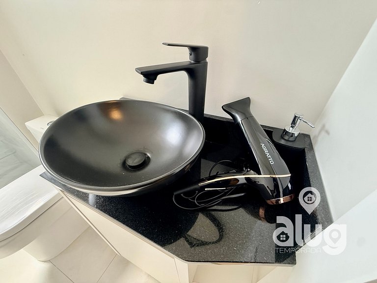 Beto Carrero | Vista Mar e Piscina Rooftop Safira